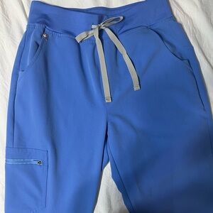 Figs Ceil Blue high waisted joggers. Size: small
Condition: excellent like new